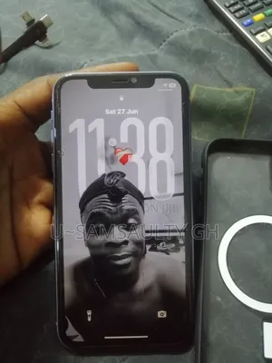 Apple iPhone 11 64 GB Gray