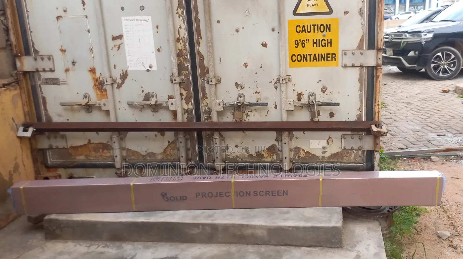 Solid Projector Screen Tripod 240x240