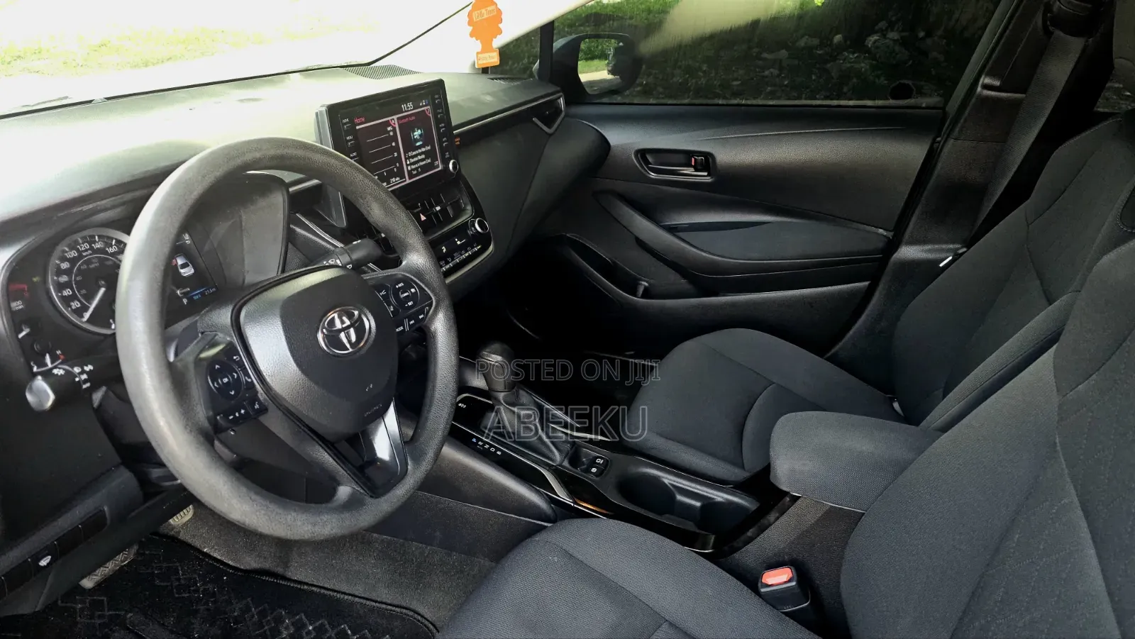 Toyota Corolla LE 2022 White
