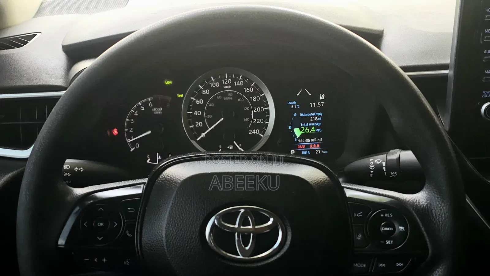 Toyota Corolla LE 2022 White