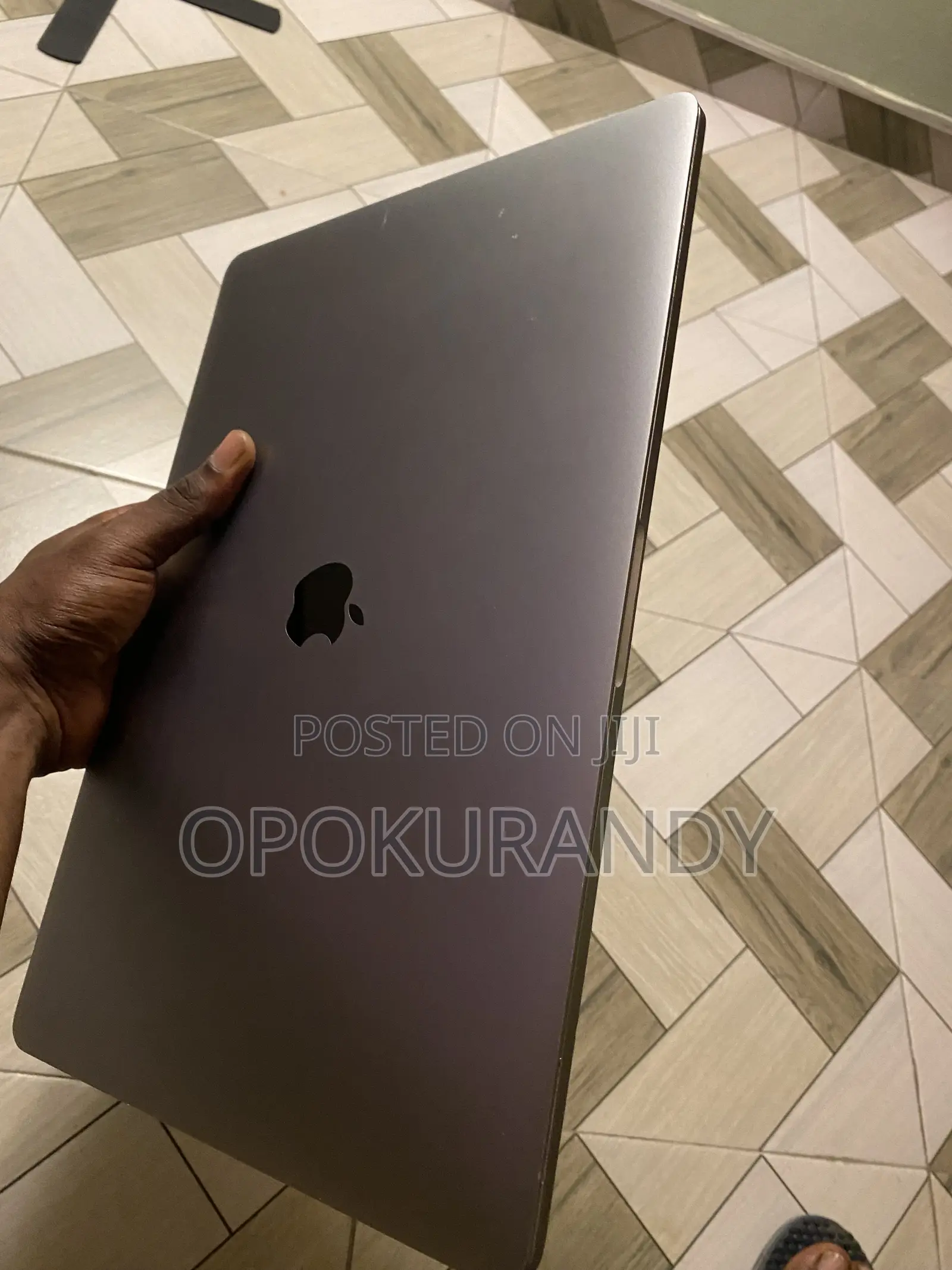 Laptop Apple MacBook Pro 16GB Intel Core i7 SSD 256GB