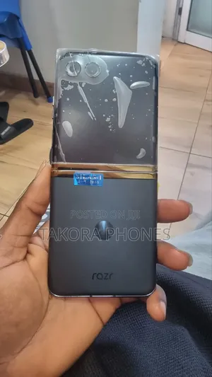 New Motorola Razr 40 Ultra 256 GB Gray