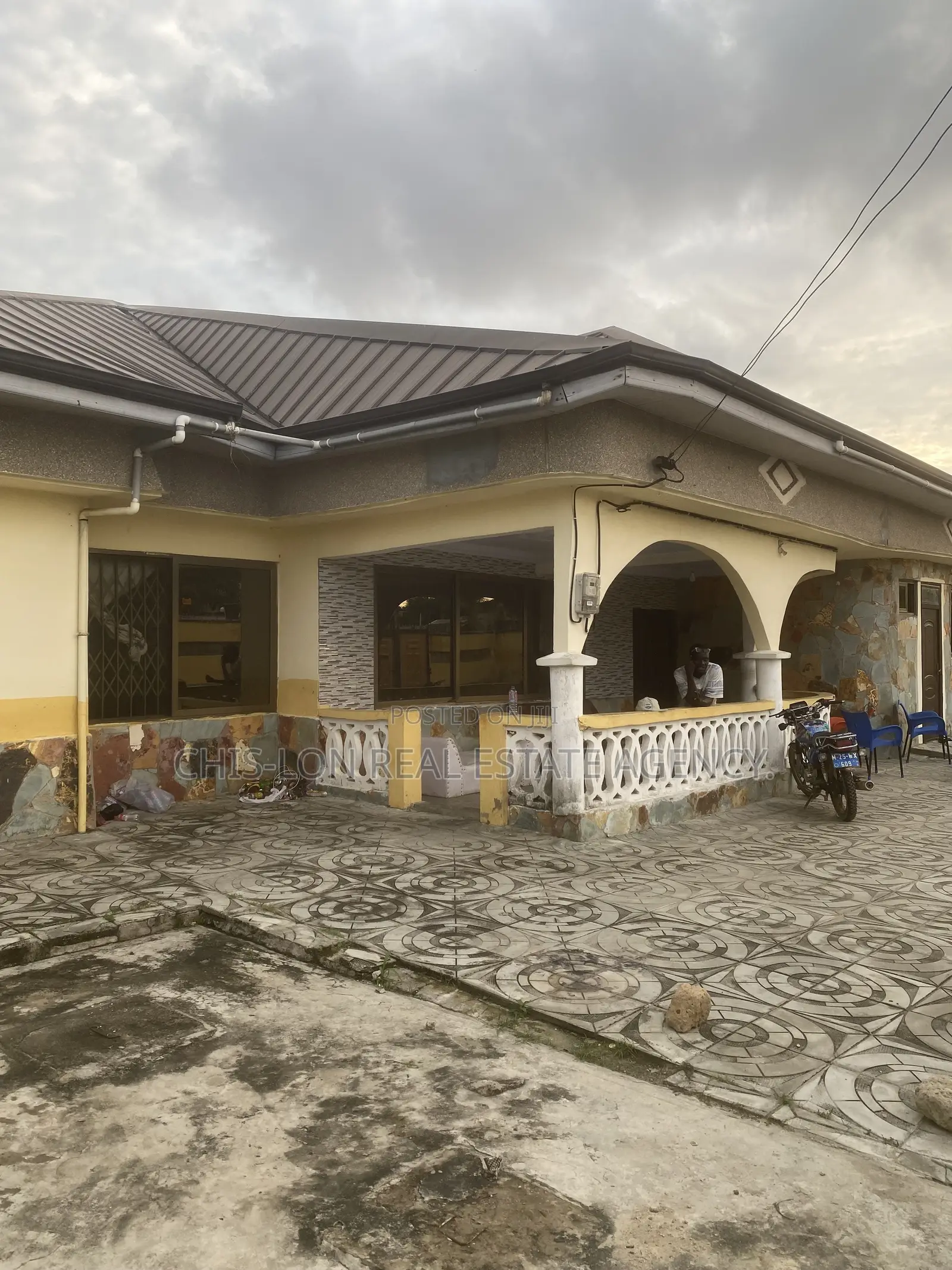 5bdrm House in Kasoa Amanfrom Top for rent