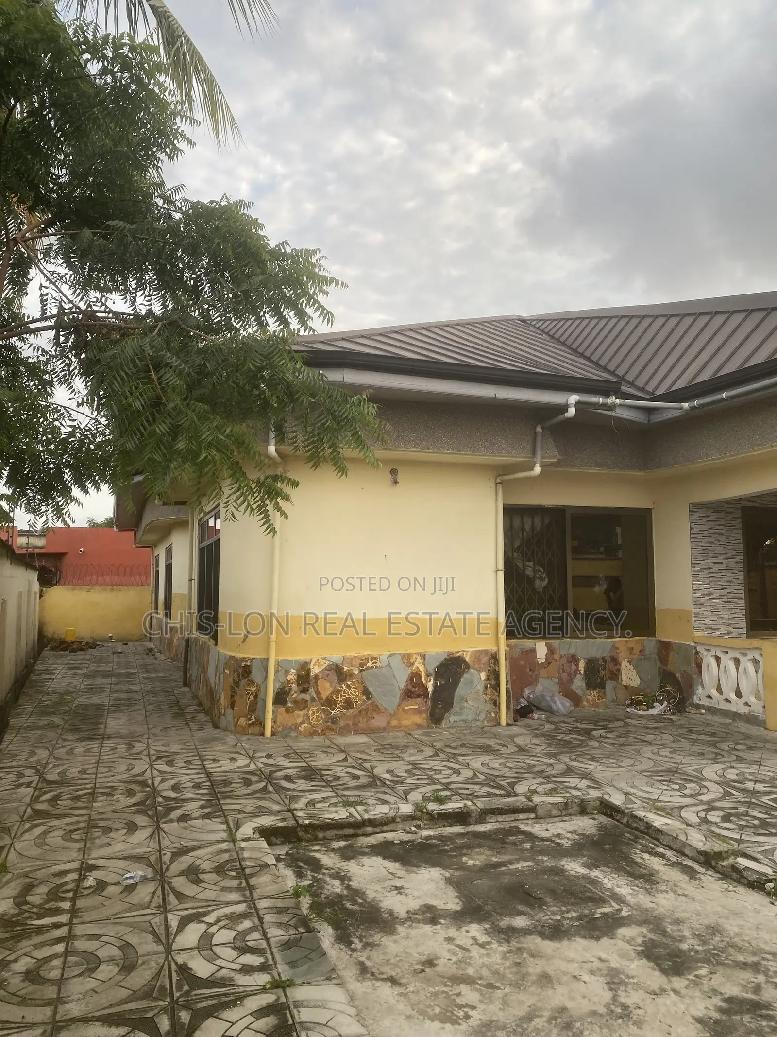 5bdrm House in Kasoa Amanfrom Top for rent