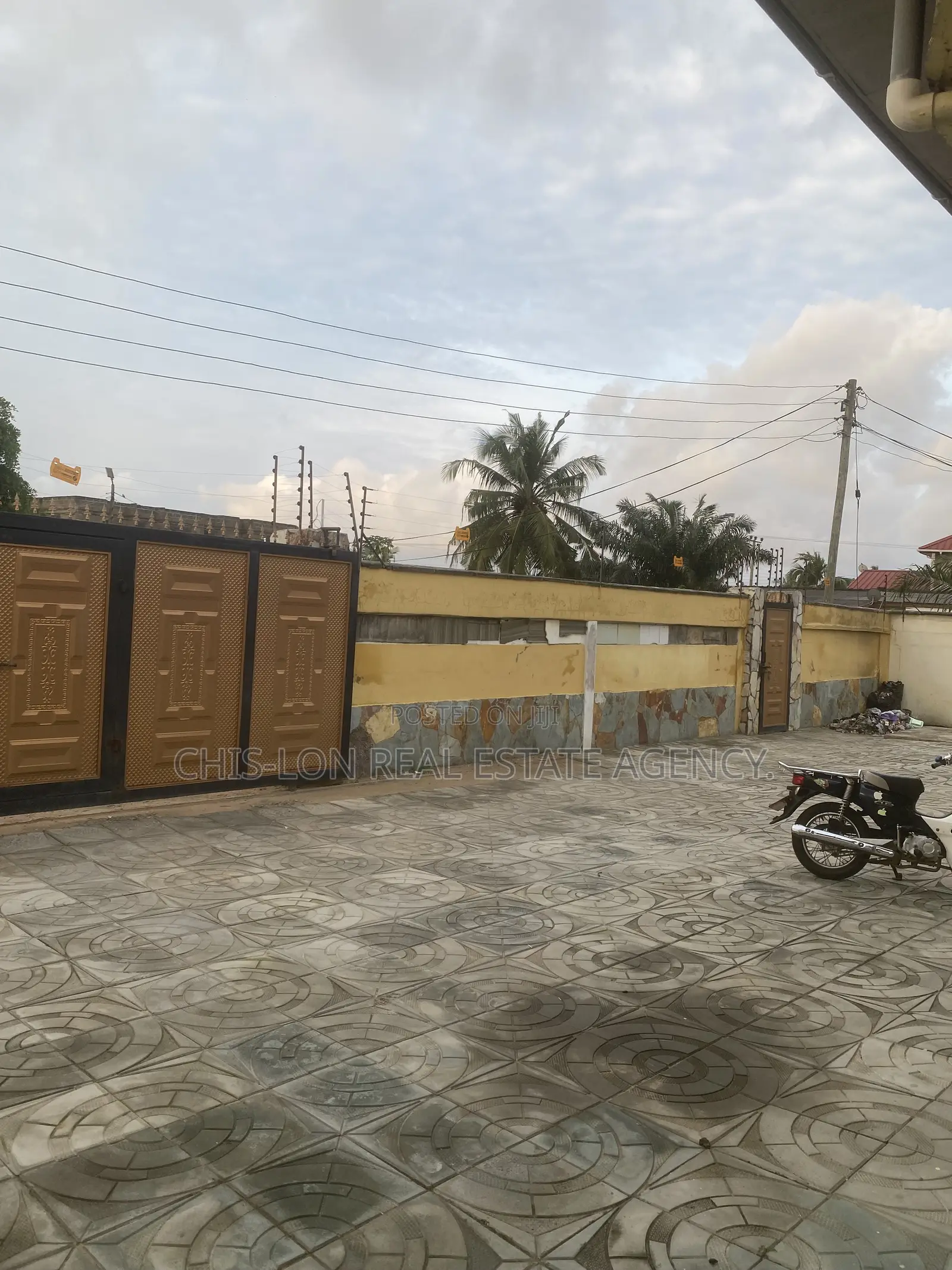 5bdrm House in Kasoa Amanfrom Top for rent
