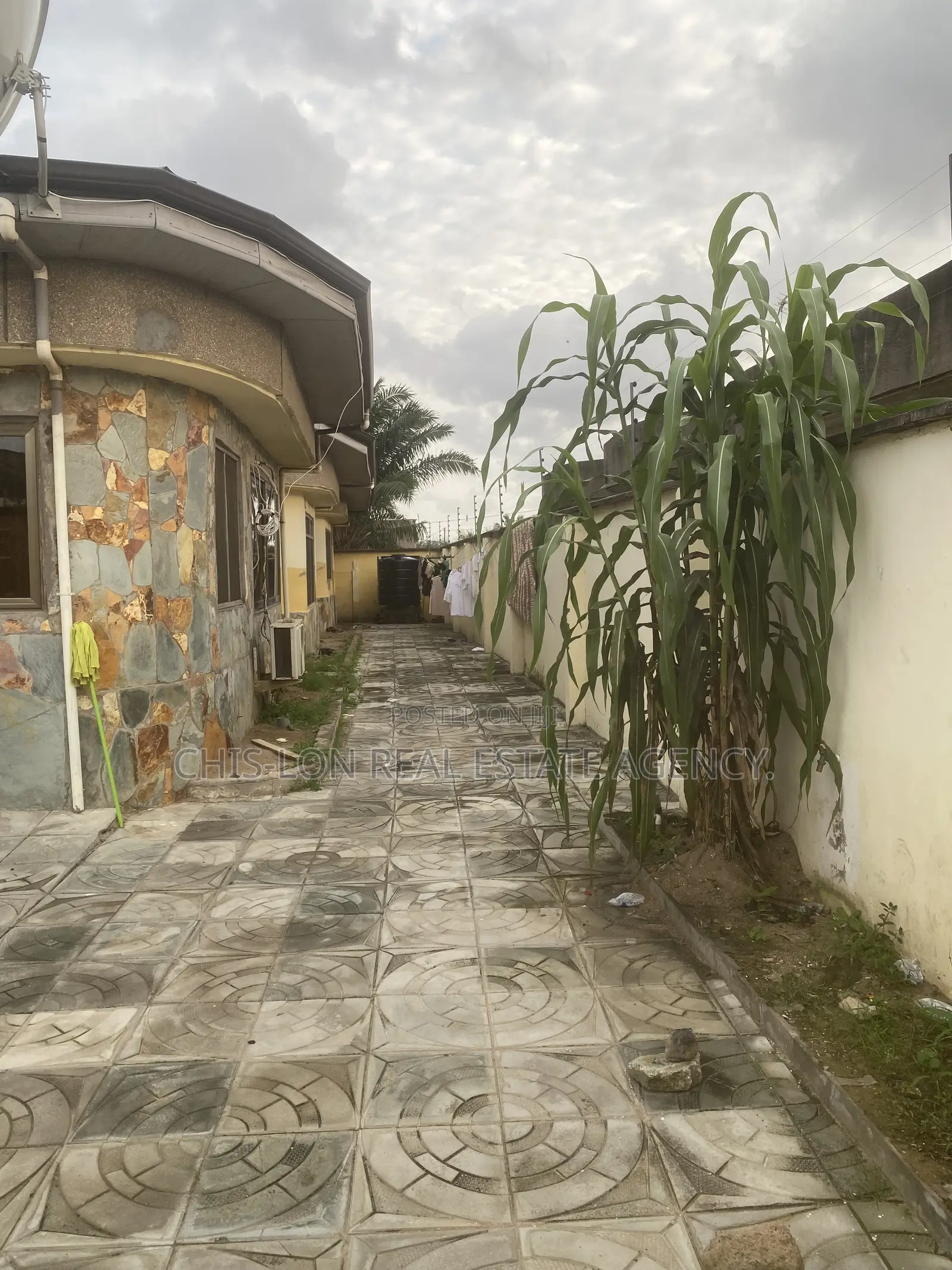 5bdrm House in Kasoa Amanfrom Top for rent