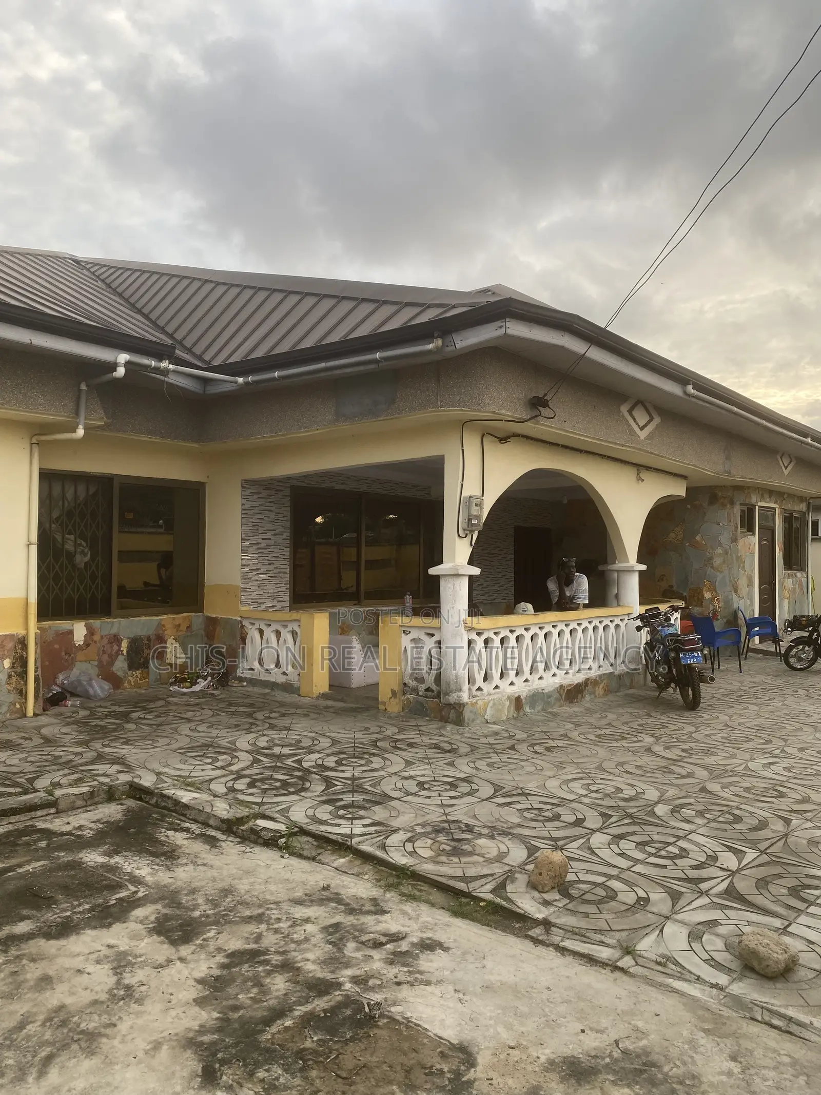 5bdrm House in Kasoa Amanfrom Top for rent
