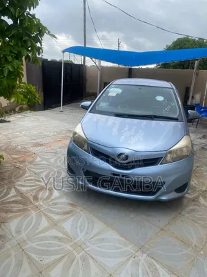 Toyota Vitz 1.0 FWD 3dr 2013 Blue