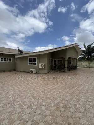 3bdrm House in Baatsona, Spintex for rent