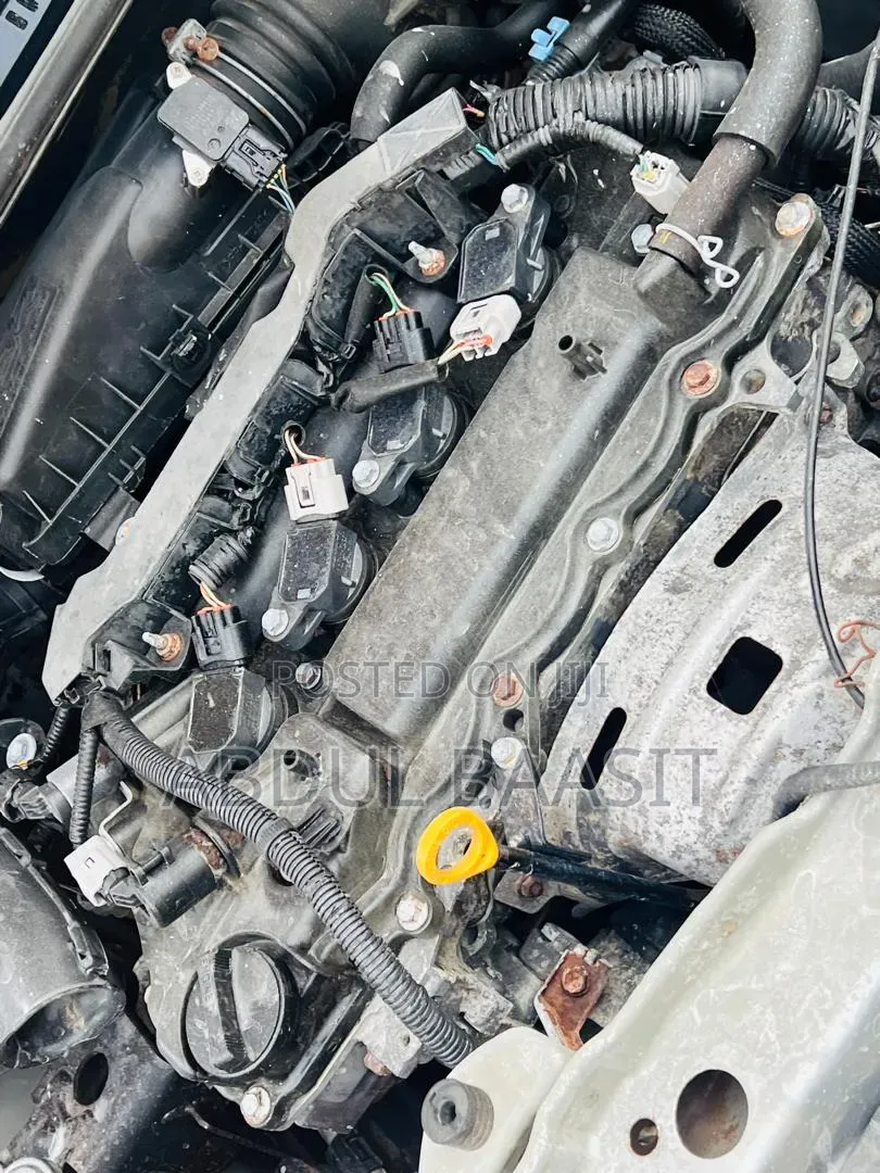 Toyota Vitz 2013 Silver