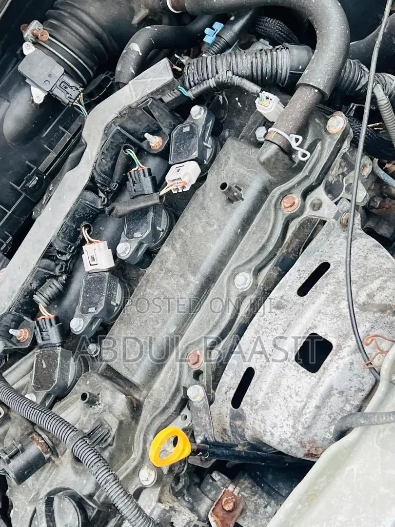 Toyota Vitz 2013 Silver