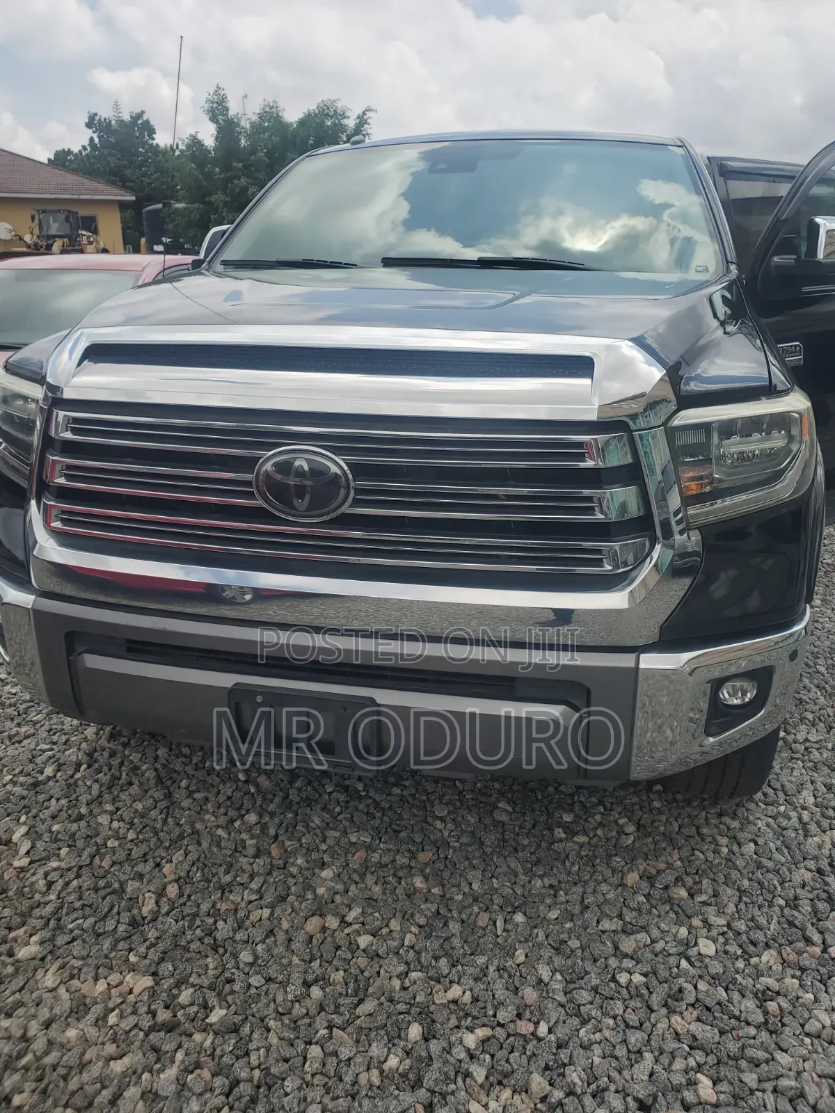 Toyota Tundra Limited 5.7L V8 4x2 CrewMax 5.6 ft. box 145.7 in. WB 2017