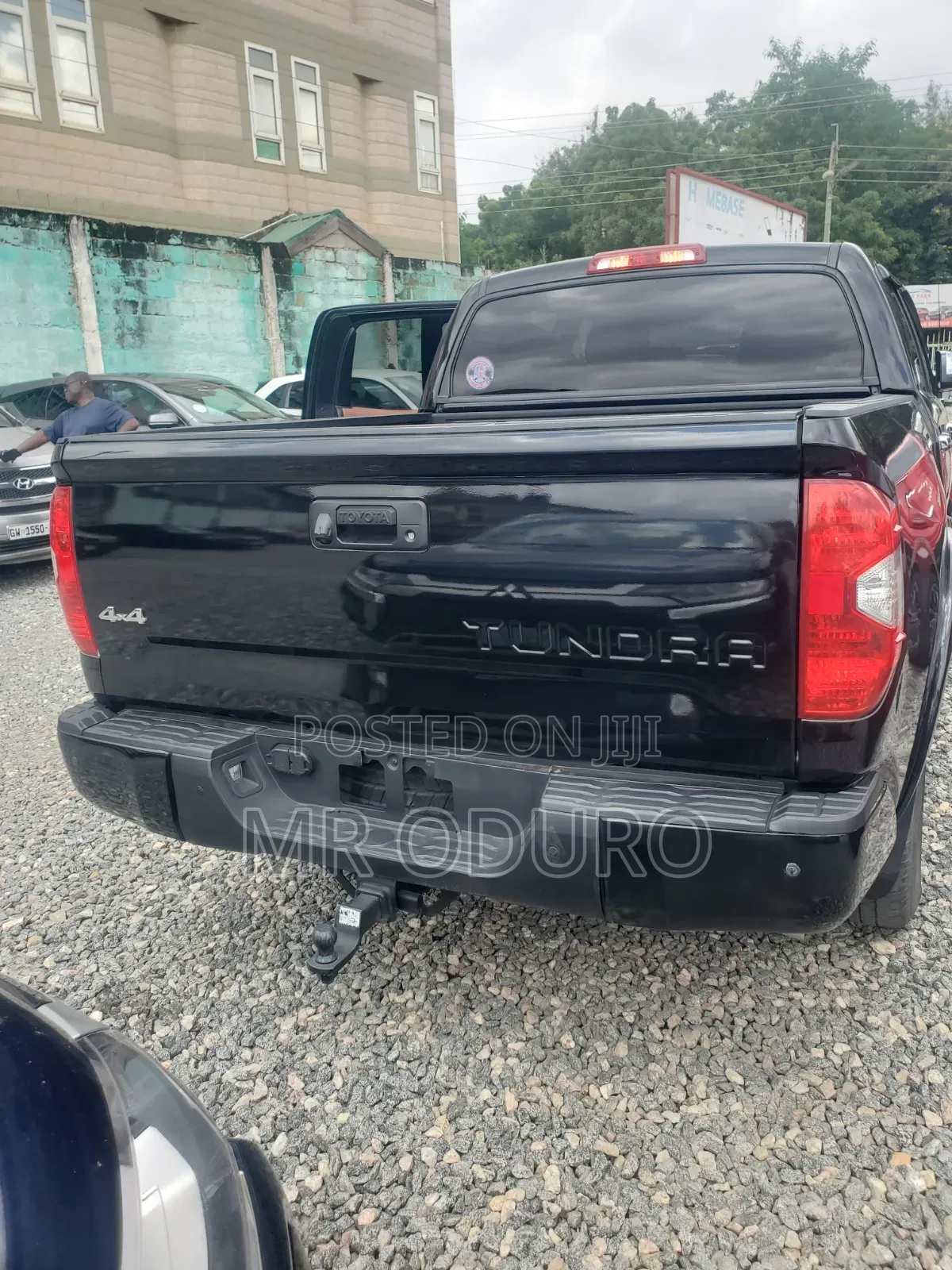 Toyota Tundra Limited 5.7L V8 4x2 CrewMax 5.6 ft. box 145.7 in. WB 2017