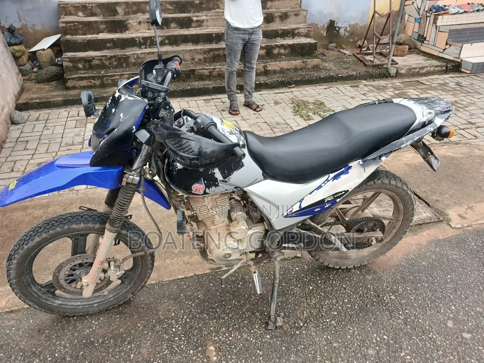 Royal Motorcycle 2024 White