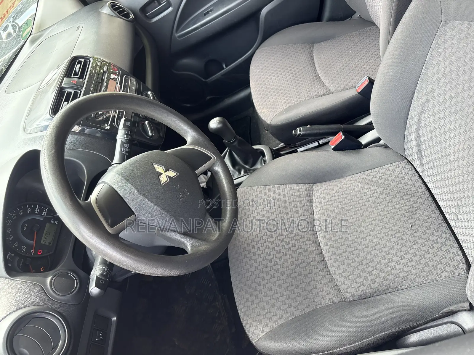 Mitsubishi Mirage 2019 Silver
