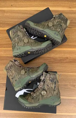 Original Under Armour Goretex Camo Boots in Colours