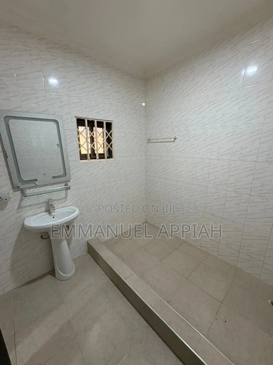 3bdrm Townhouse / Terrace in Oyarifa for rent