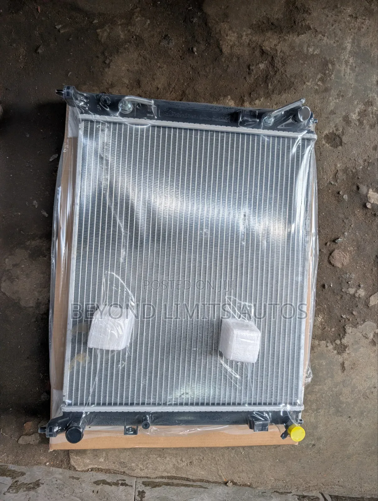 Nissan Versa 2012,2013,2014,2015 Radiator / Water Tank