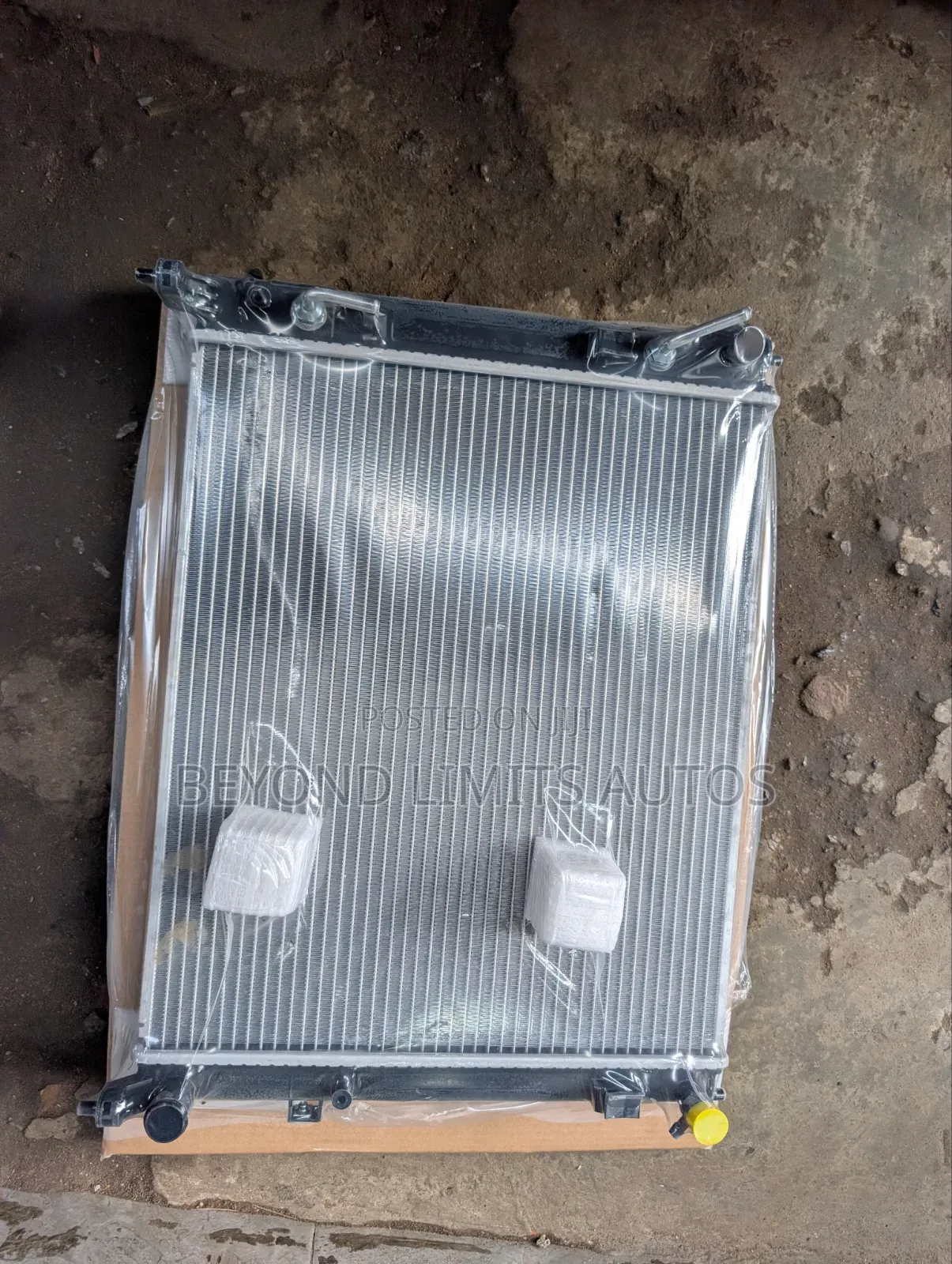 Nissan Versa 2012,2013,2014,2015 Radiator / Water Tank