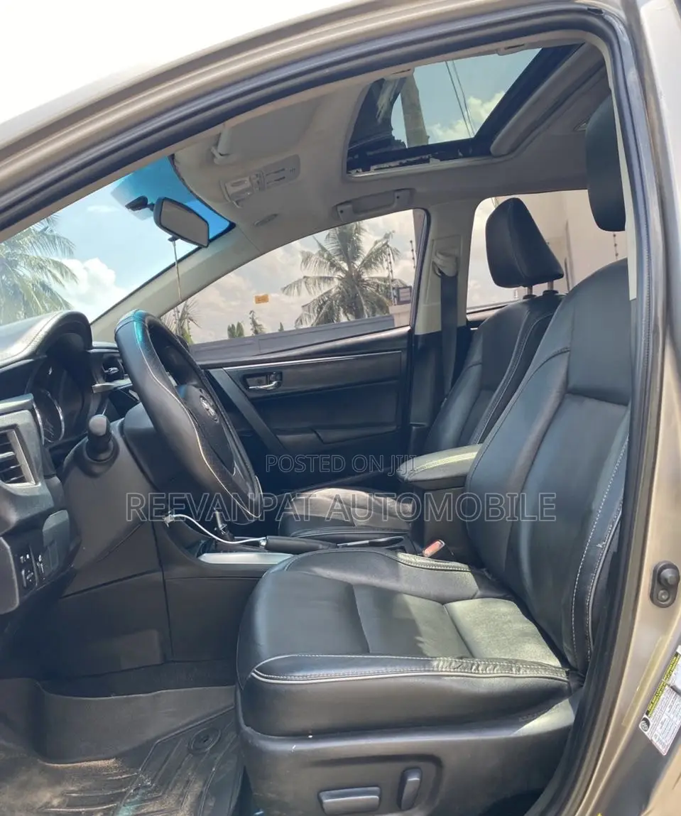 Toyota Corolla 2014 Brown