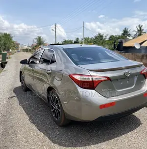 Toyota Corolla 2014 Brown