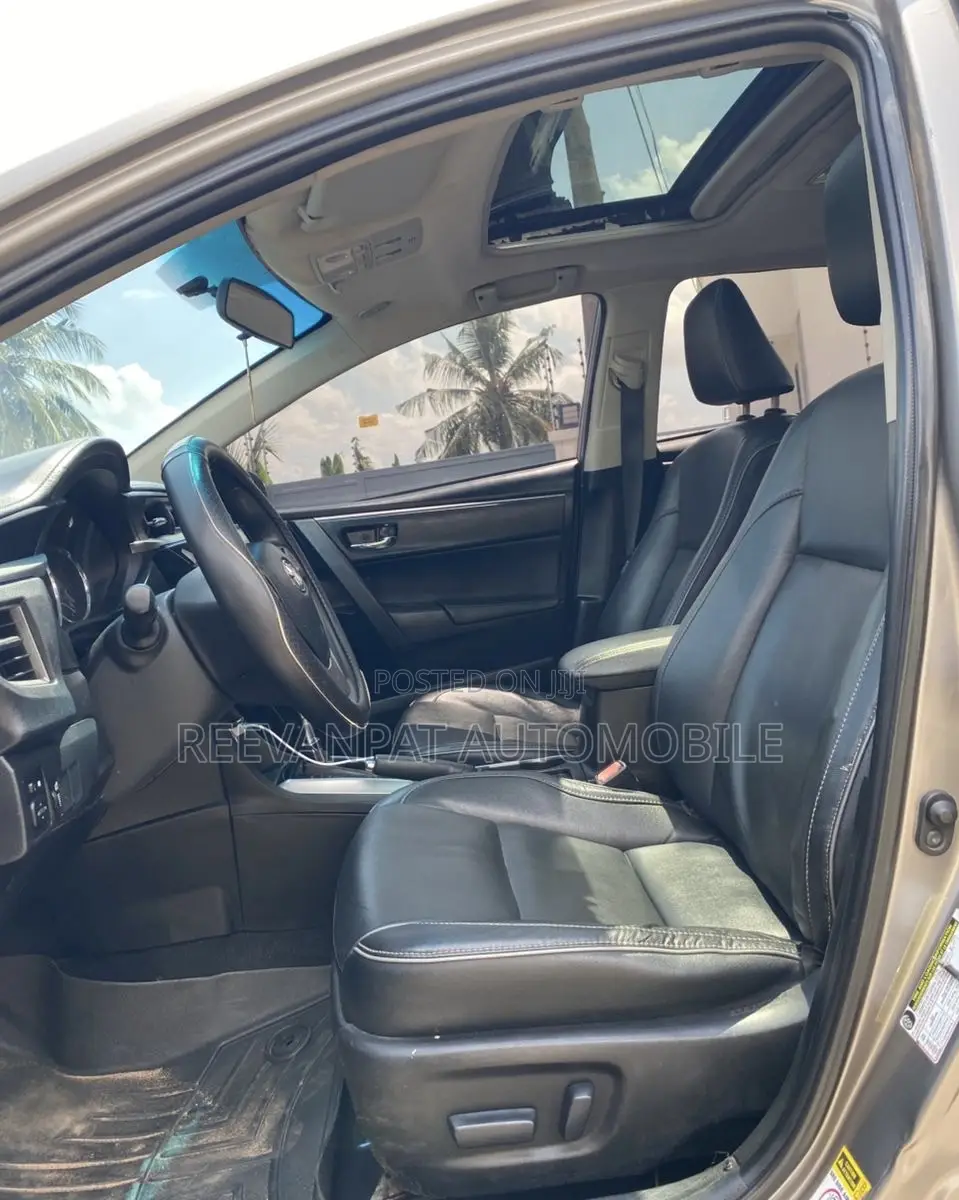 Toyota Corolla 2014 Brown