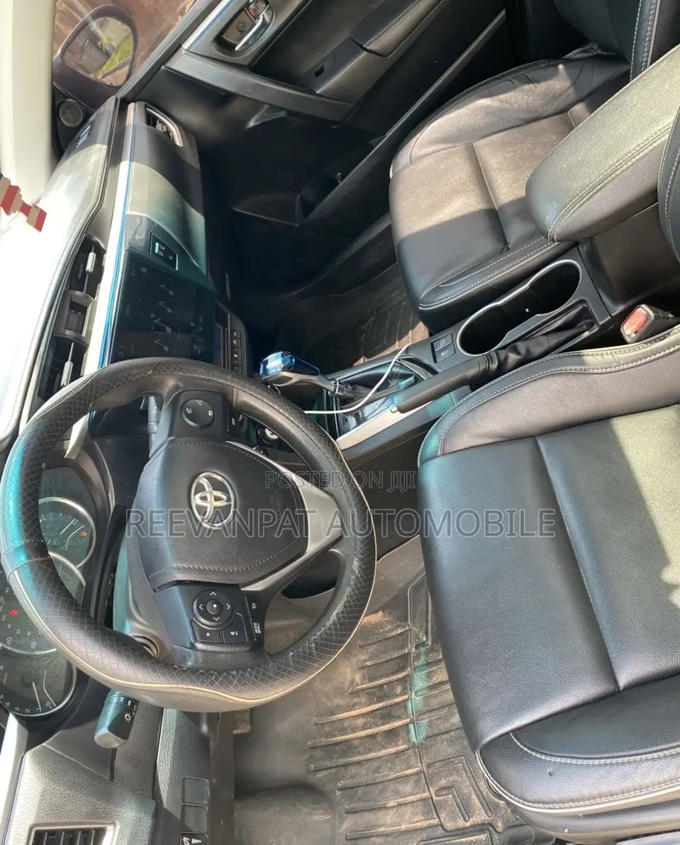 Toyota Corolla 2014 Brown