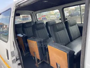 Toyota HiAce 2010 White