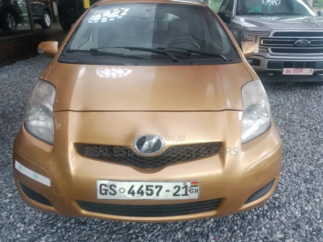Toyota Vitz 2010 Brown
