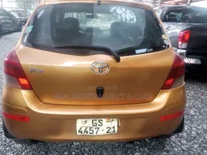 Toyota Vitz 2010 Brown