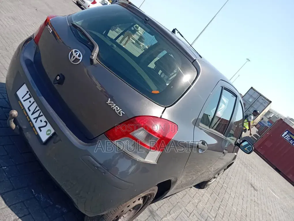 Toyota Yaris 2010 Black