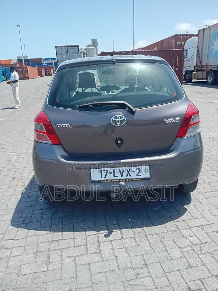 Toyota Yaris 2010 Black
