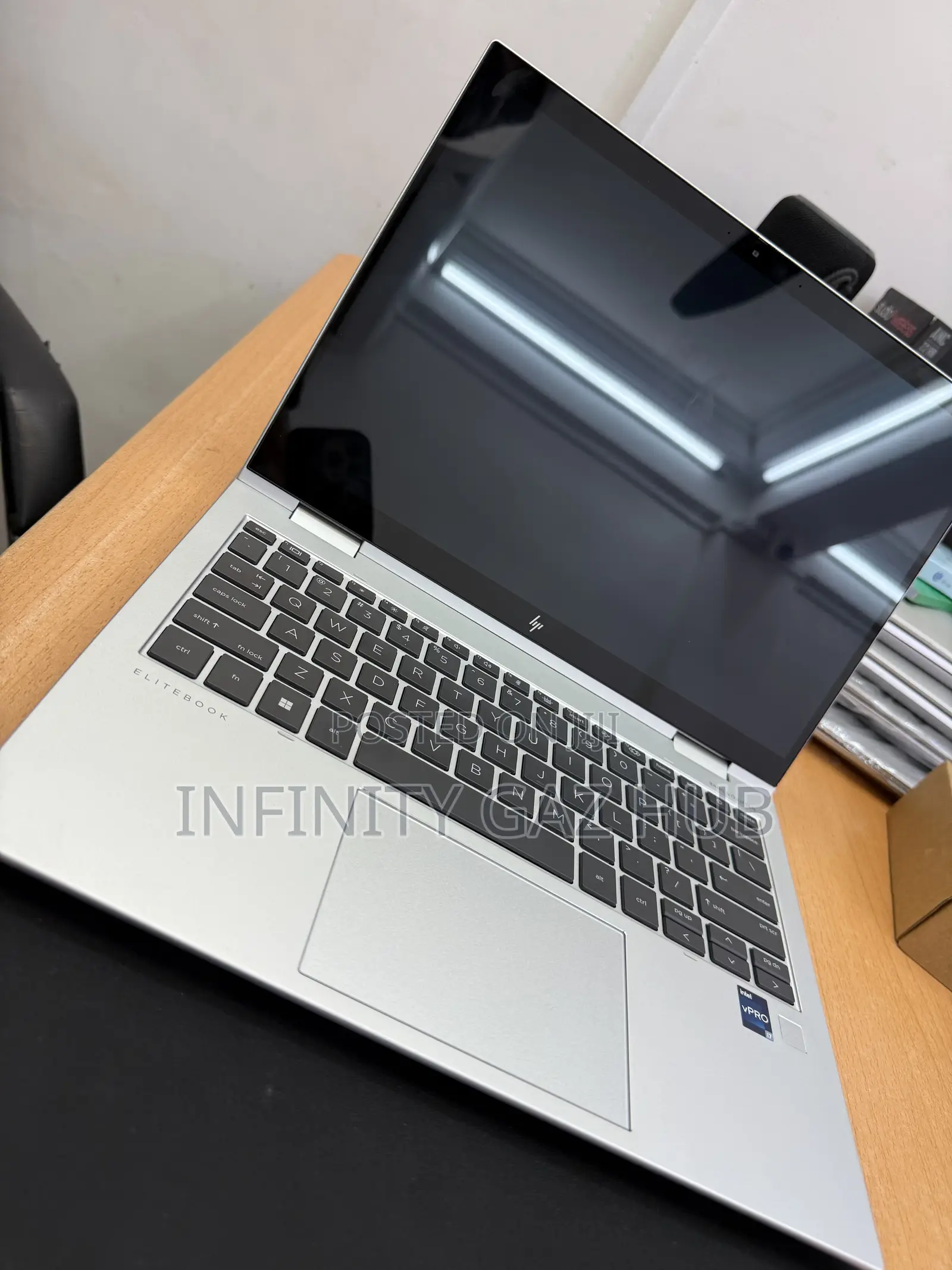 Laptop HP EliteBook 840 G9 16GB Intel Core i7 SSHD (Hybrid) 512GB