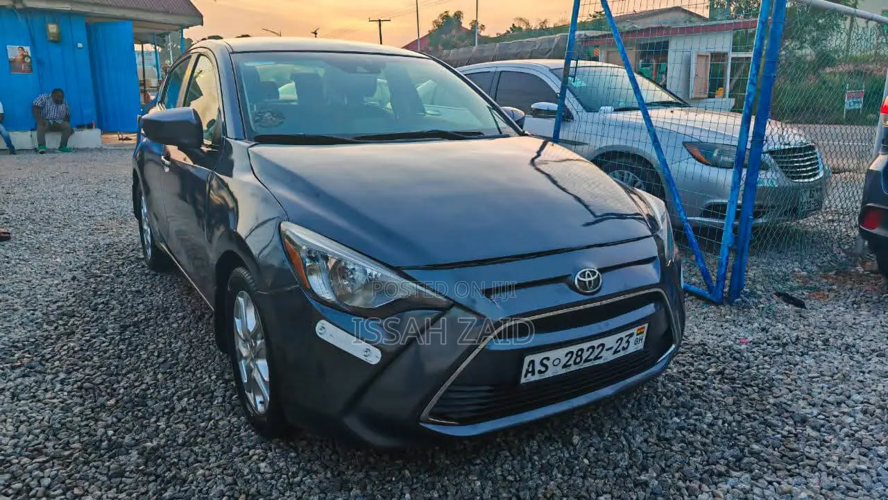 Toyota Yaris iA 1.5 FWD 2016 Gray