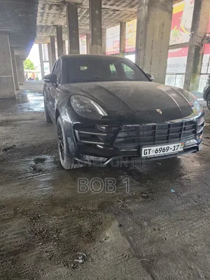 Porsche Macan Turbo w/Performance Package 2017 Black