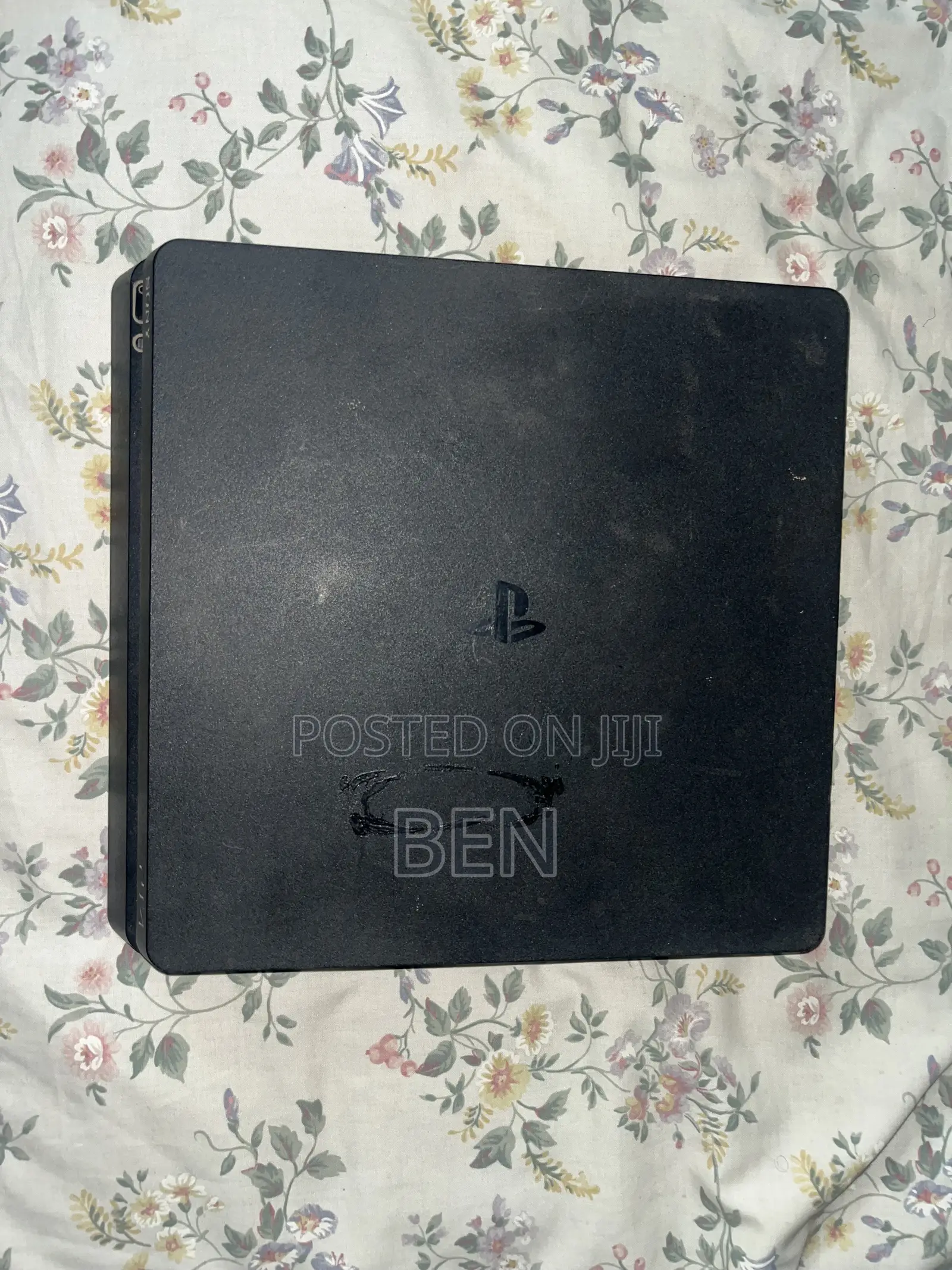 Sony Play Station 4 Slim