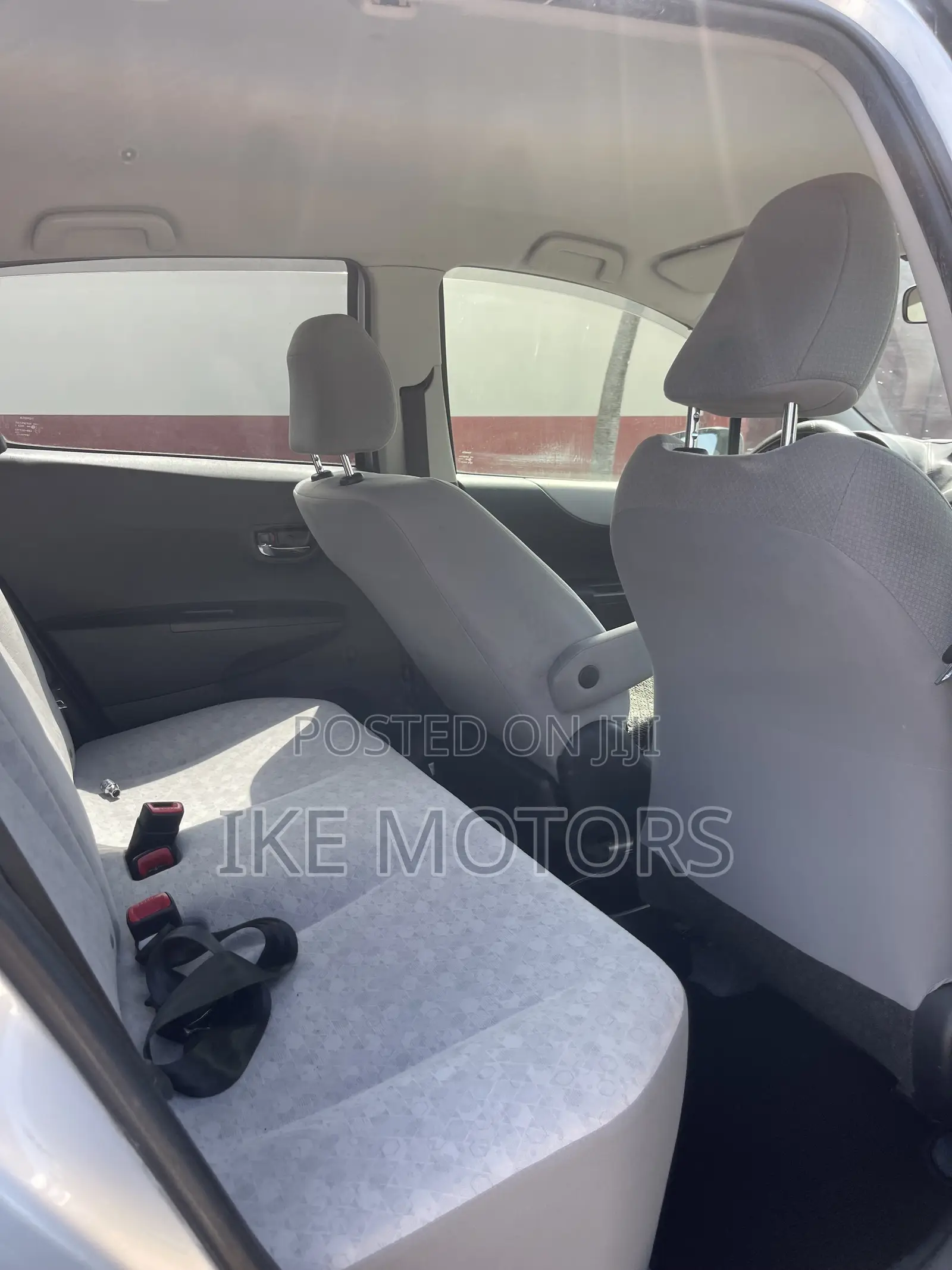 Toyota Vitz 1.3 AWD 3dr 2013 Silver