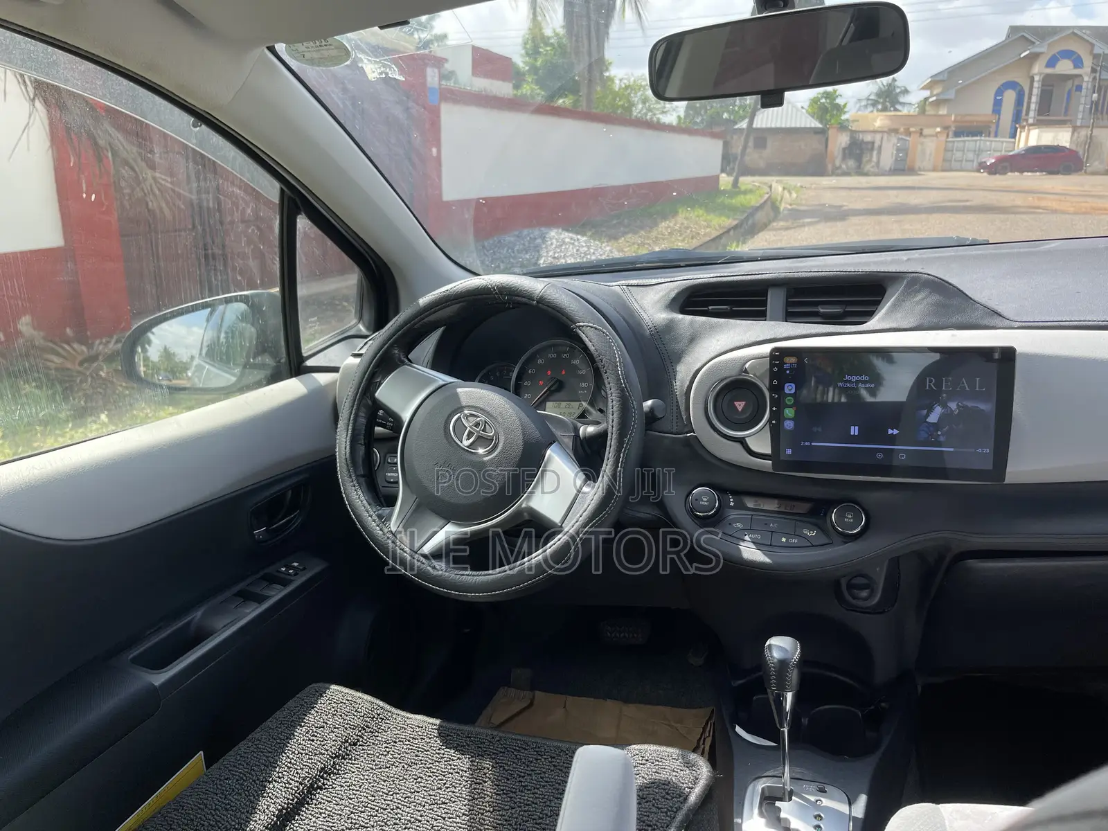 Toyota Vitz 1.3 AWD 3dr 2013 Silver