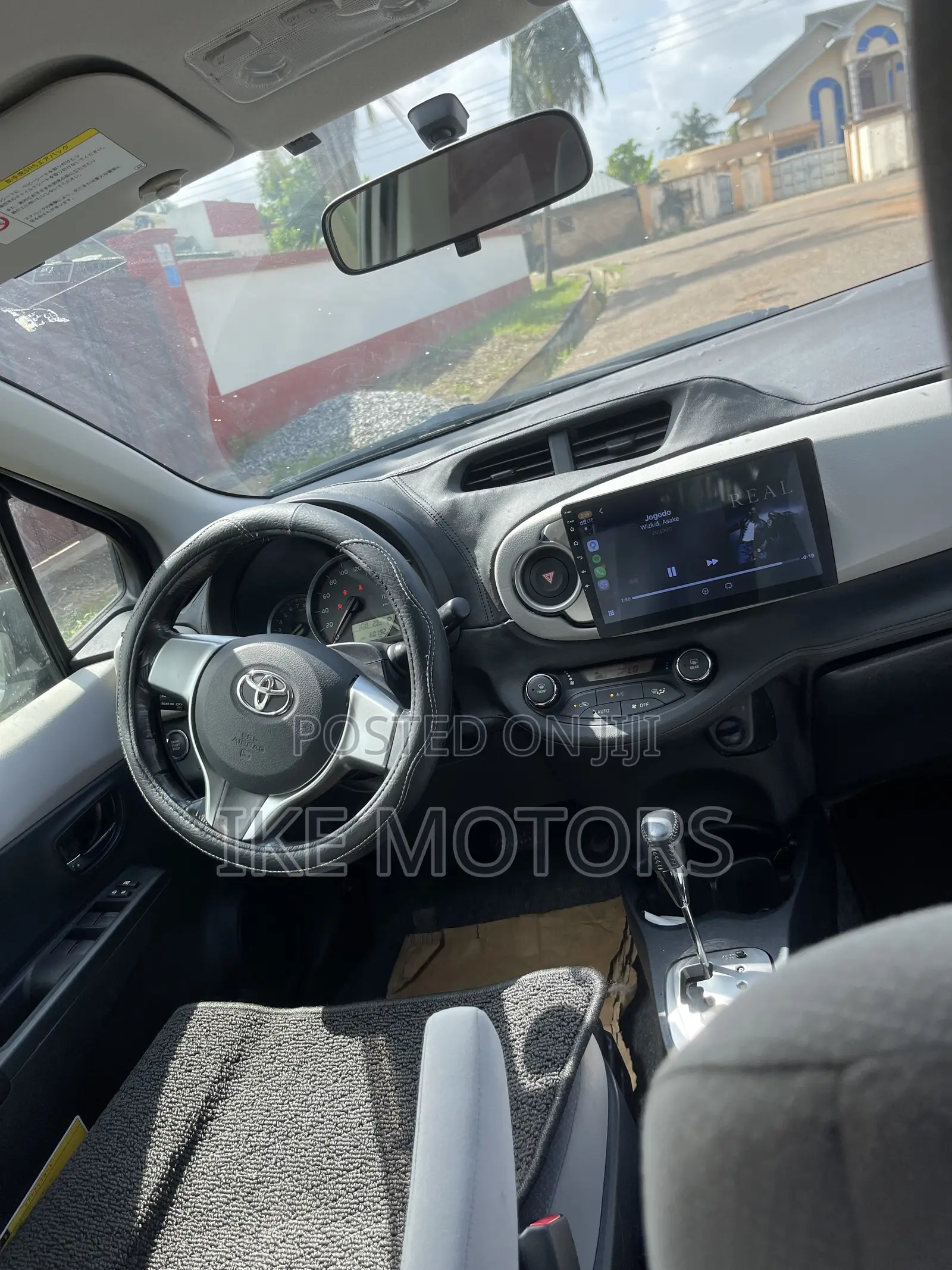 Toyota Vitz 1.3 AWD 3dr 2013 Silver