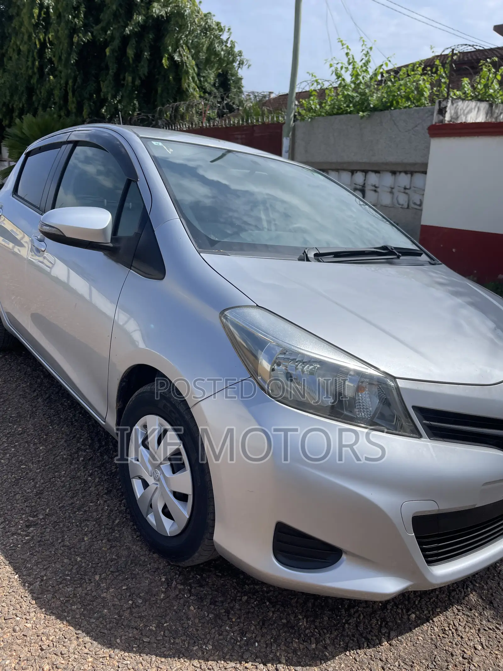 Toyota Vitz 1.3 AWD 3dr 2013 Silver