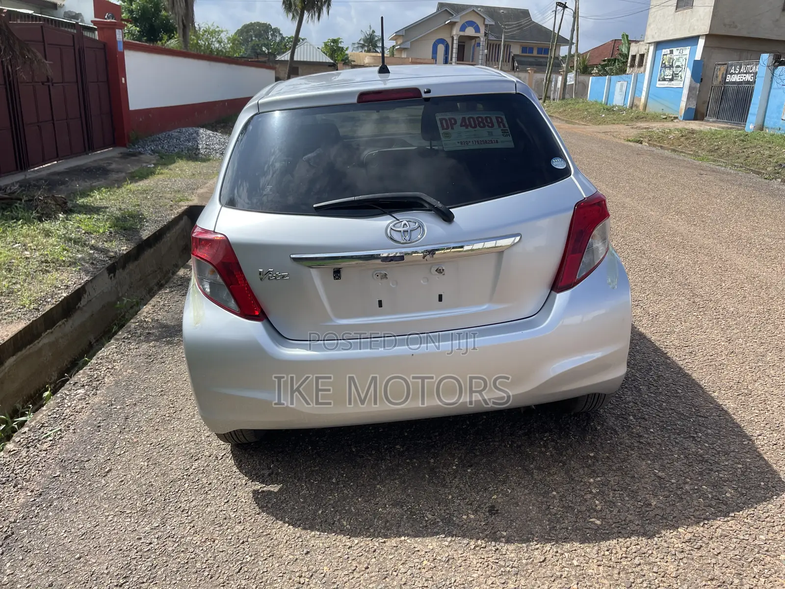 Toyota Vitz 1.3 AWD 3dr 2013 Silver