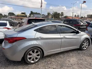 Hyundai Elantra Limited Sedan FWD (1.8L 4cyl 6A) 2013 Silver