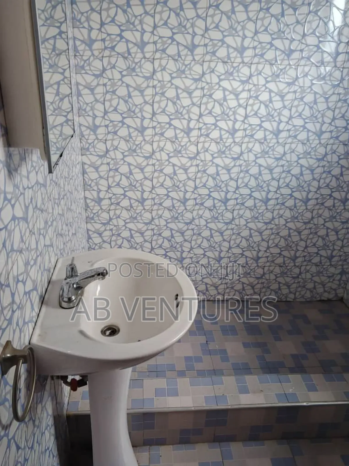 2bdrm Apartment in Malejor, Oyibi for rent