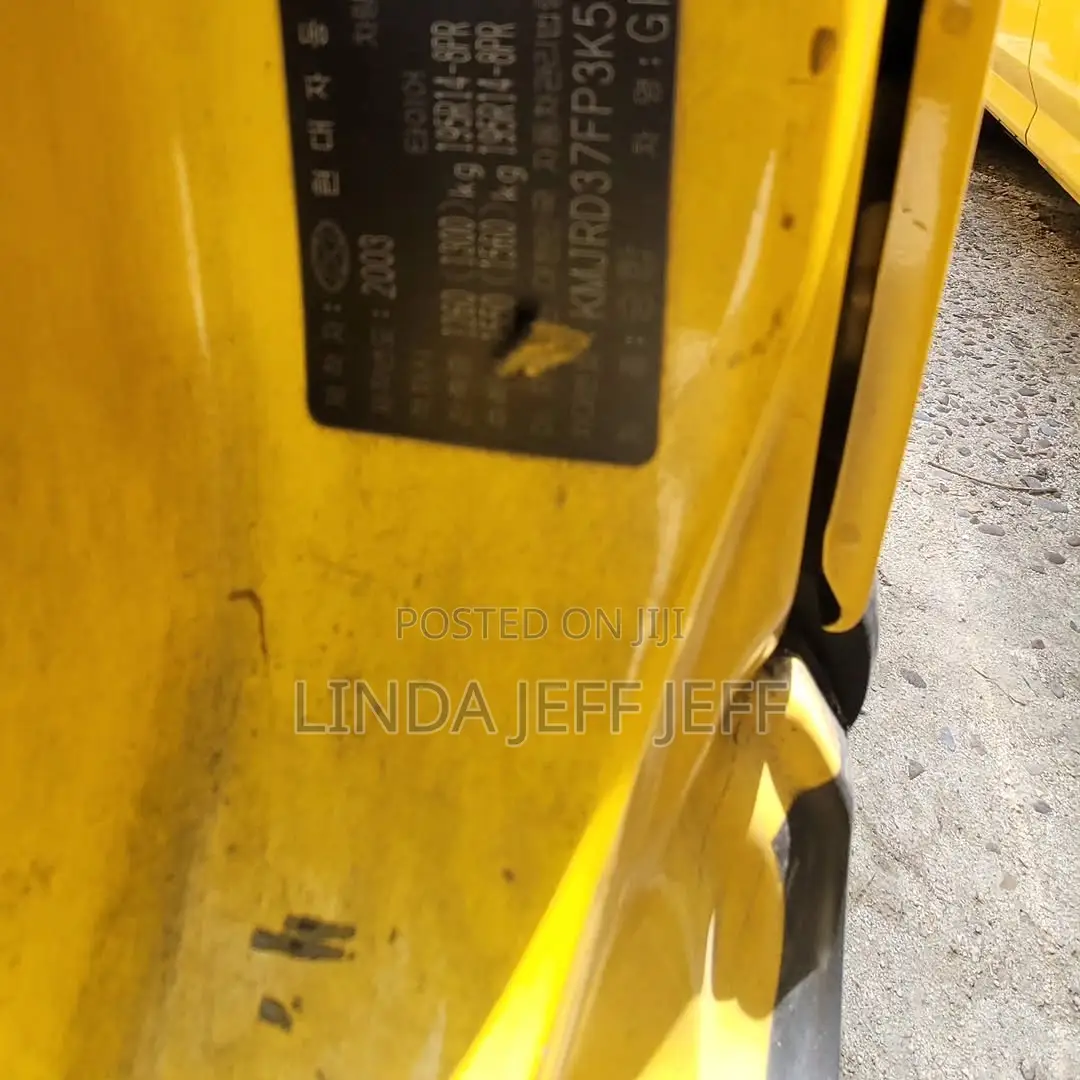 Hyundai H-100 2002 Yellow