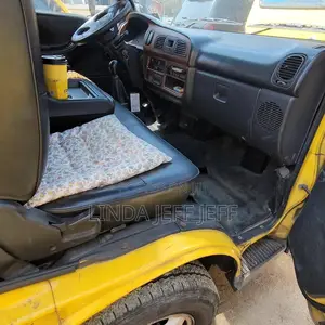 Hyundai H-100 2002 Yellow