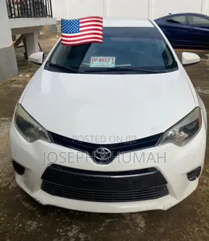 Toyota Corolla LE 4dr Sedan (1.8L 4cyl CVT) 2016 White