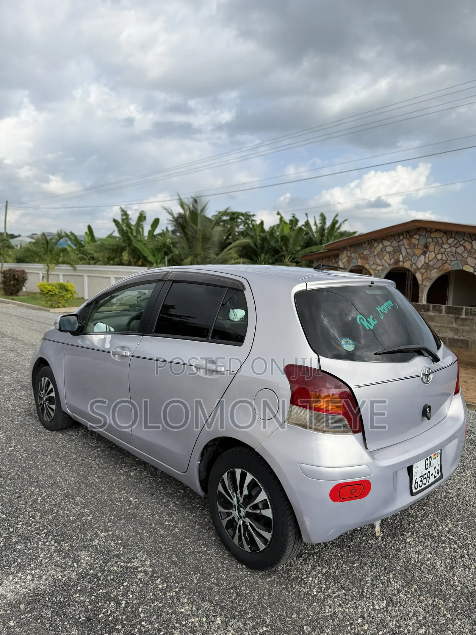 Toyota Vitz 1.3 FWD 3dr 2010 Gray