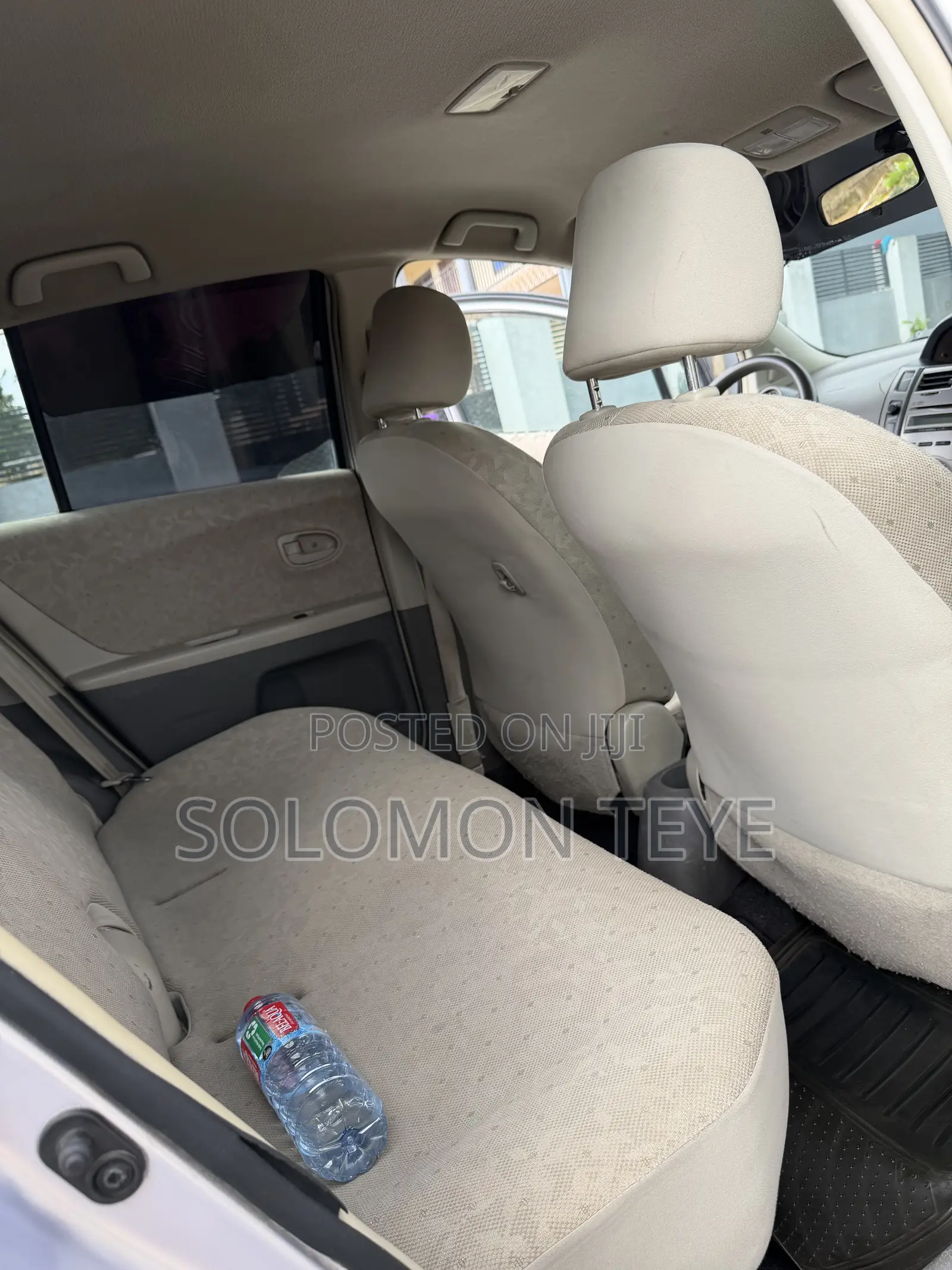 Toyota Vitz 1.3 FWD 3dr 2010 Gray