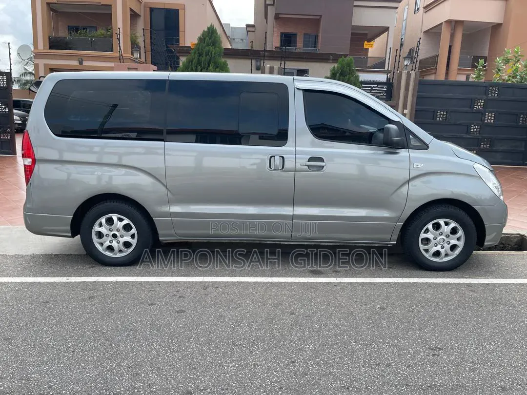 Hyundai Starex 2016 Silver