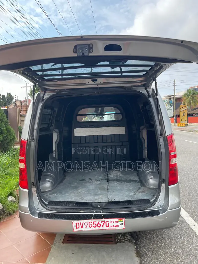 Hyundai Starex 2016 Silver